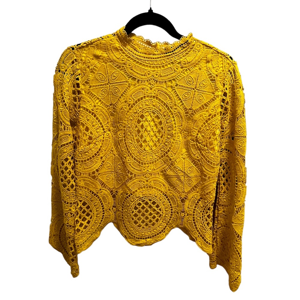 NWT yellow long sleeve blouse - Size Large 
Brands - it’s Pink
